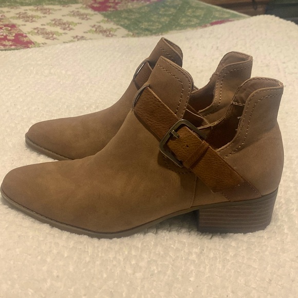 Boots - Picture 1 of 2